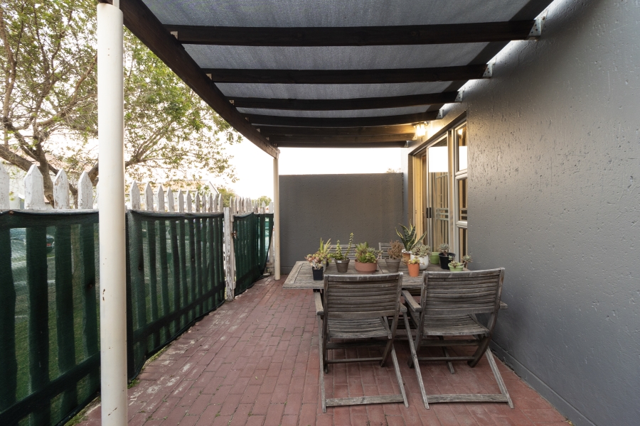2 Bedroom Property for Sale in Greenstone Hill Gauteng
