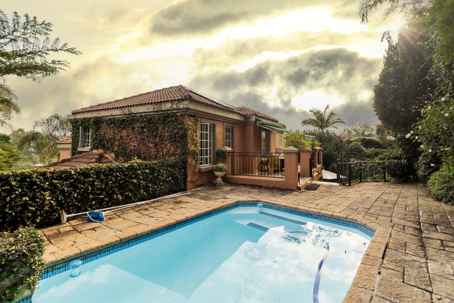 5 Bedroom Property for Sale in Faerie Glen Gauteng