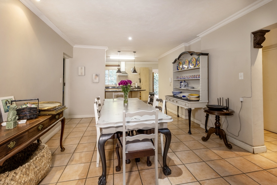 5 Bedroom Property for Sale in Faerie Glen Gauteng