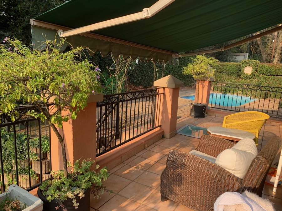 5 Bedroom Property for Sale in Faerie Glen Gauteng