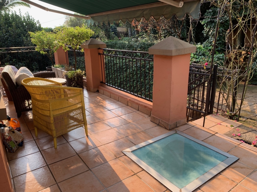 5 Bedroom Property for Sale in Faerie Glen Gauteng