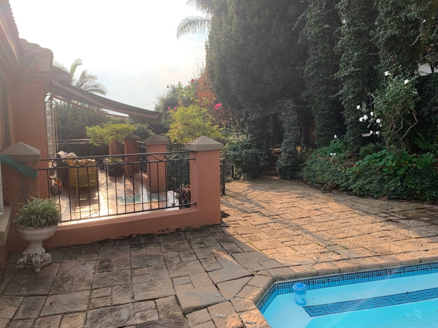 5 Bedroom Property for Sale in Faerie Glen Gauteng