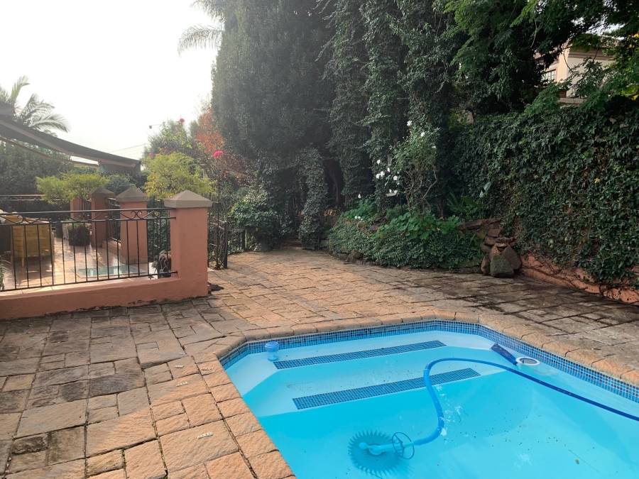 5 Bedroom Property for Sale in Faerie Glen Gauteng