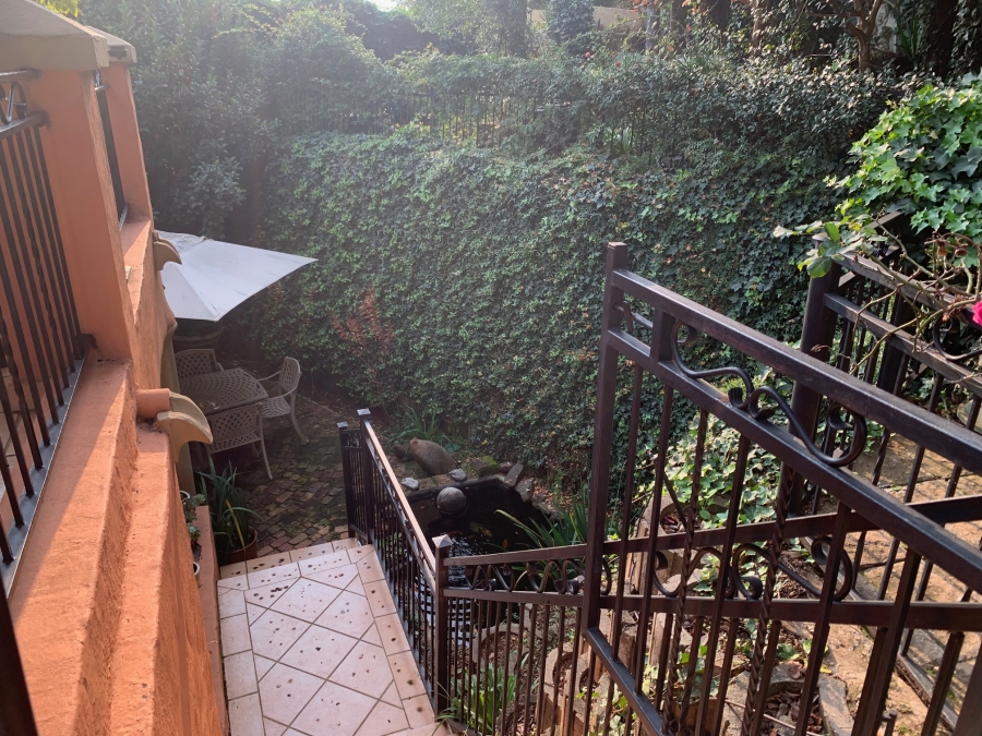 5 Bedroom Property for Sale in Faerie Glen Gauteng