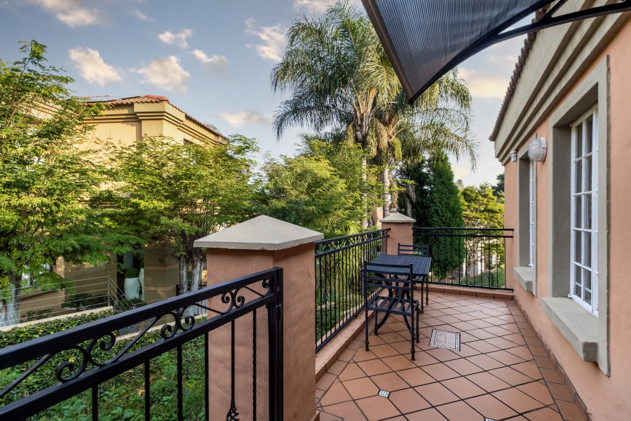 5 Bedroom Property for Sale in Faerie Glen Gauteng