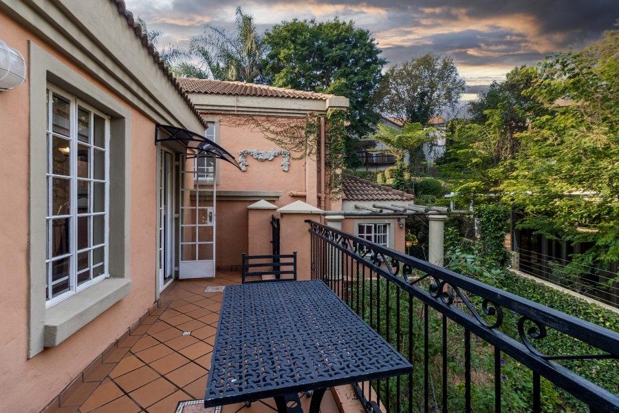 5 Bedroom Property for Sale in Faerie Glen Gauteng