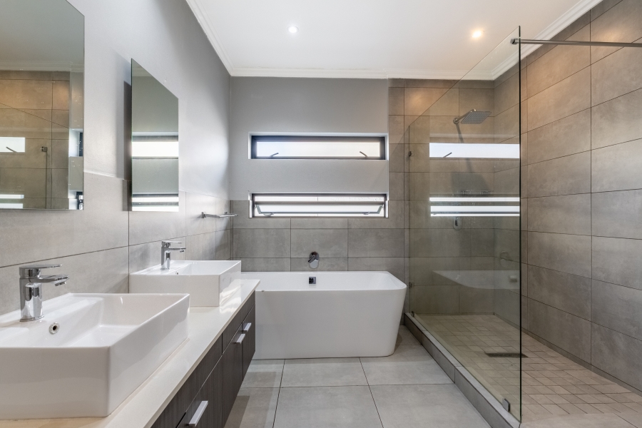 3 Bedroom Property for Sale in Bryanston Gauteng