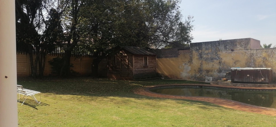 3 Bedroom Property for Sale in Linmeyer Gauteng