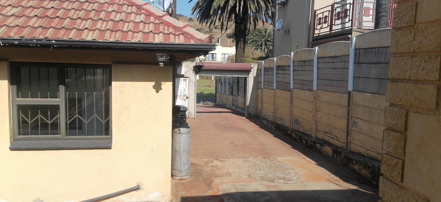3 Bedroom Property for Sale in Linmeyer Gauteng