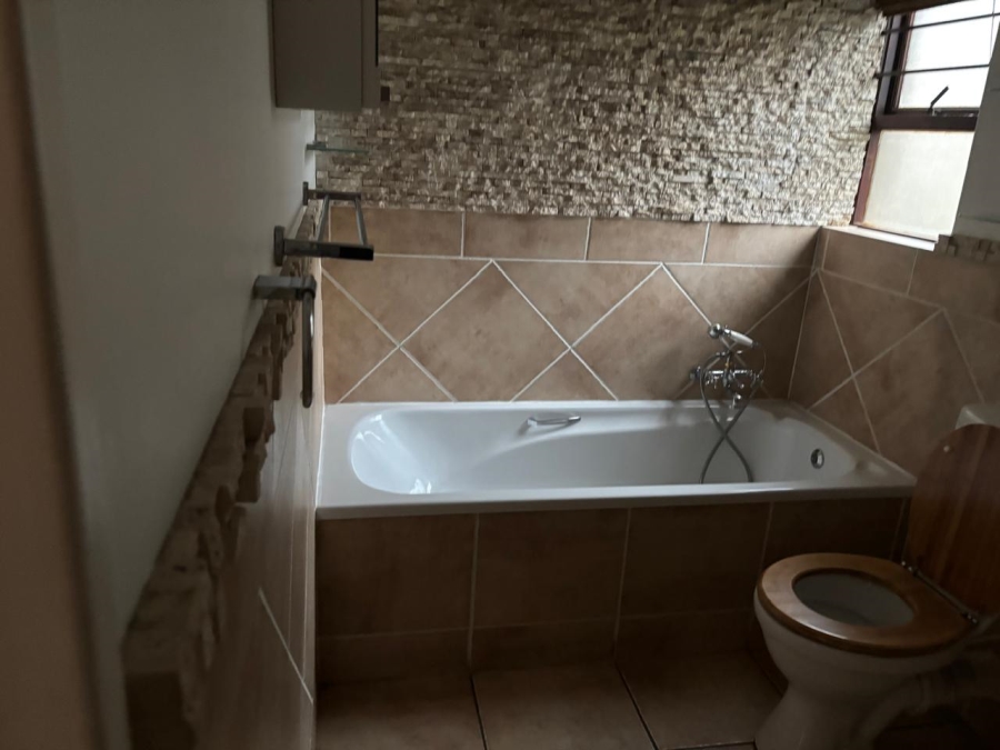 To Let 1 Bedroom Property for Rent in Sunninghill Gauteng