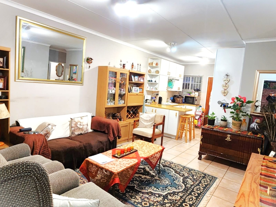 To Let 2 Bedroom Property for Rent in Die Hoewes Gauteng