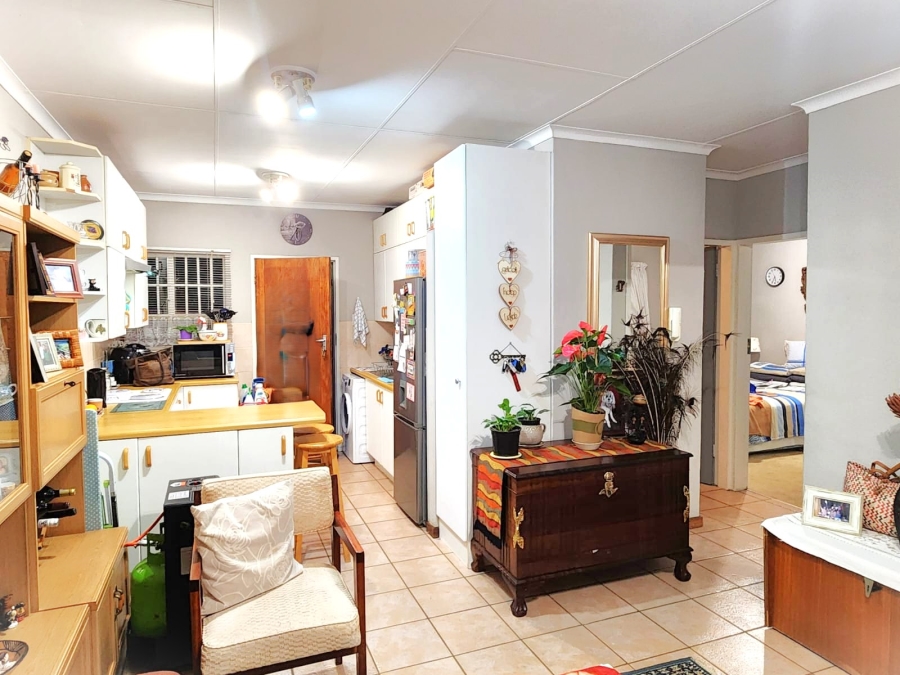 To Let 2 Bedroom Property for Rent in Die Hoewes Gauteng