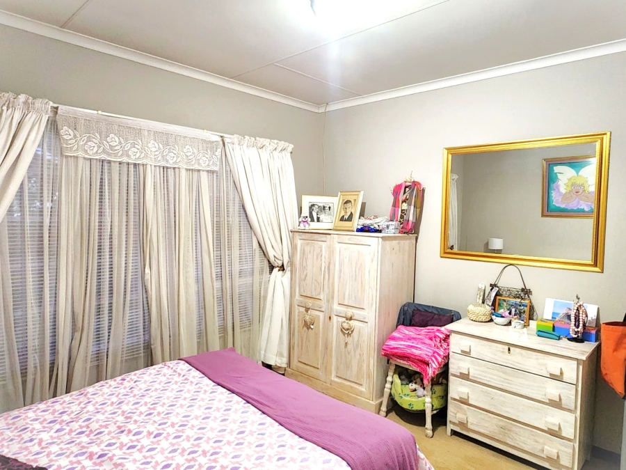 To Let 2 Bedroom Property for Rent in Die Hoewes Gauteng