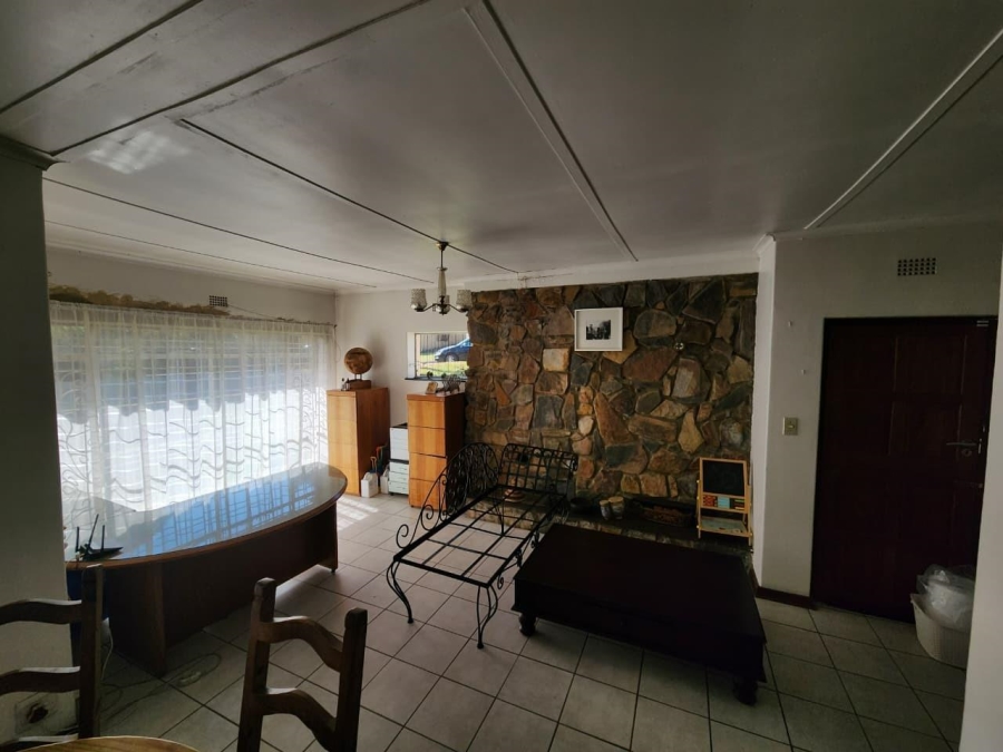 4 Bedroom Property for Sale in Mondeor Gauteng