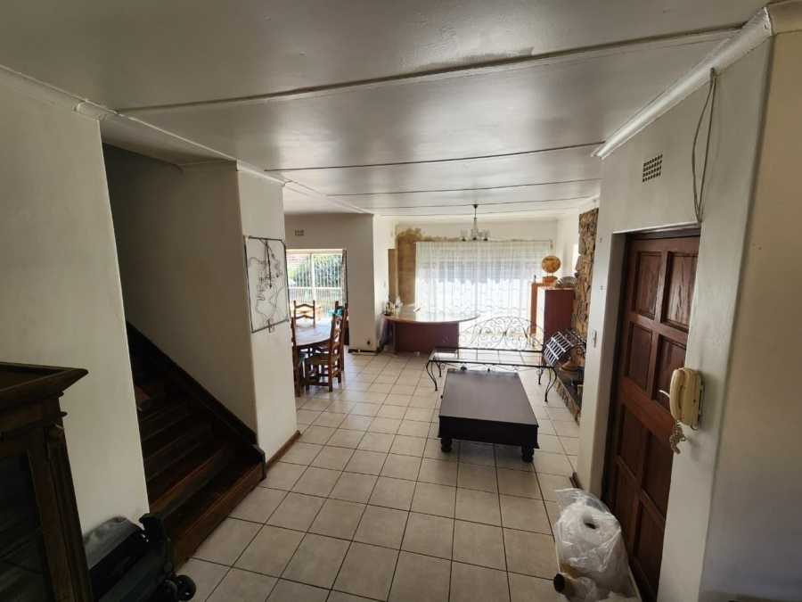 4 Bedroom Property for Sale in Mondeor Gauteng