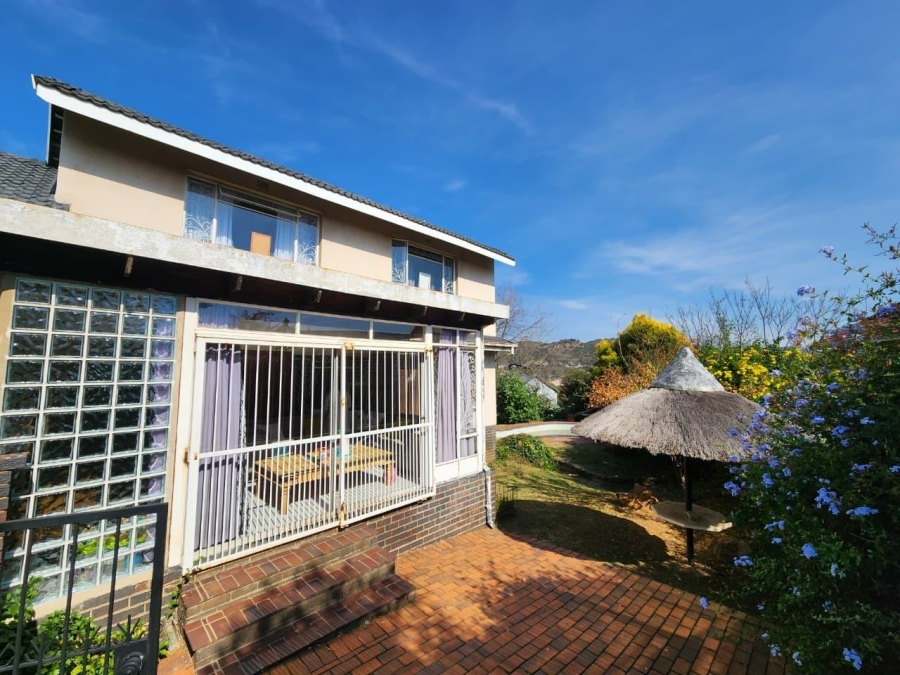 4 Bedroom Property for Sale in Mondeor Gauteng