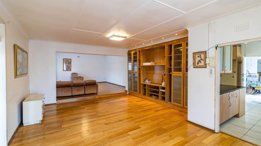 4 Bedroom Property for Sale in Mondeor Gauteng
