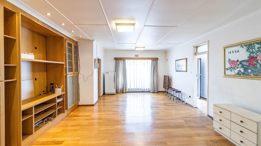 4 Bedroom Property for Sale in Mondeor Gauteng