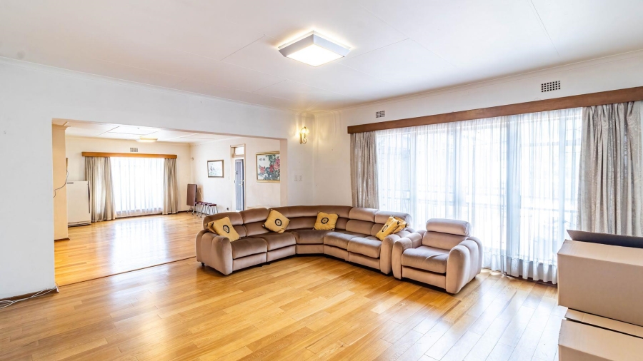 4 Bedroom Property for Sale in Mondeor Gauteng