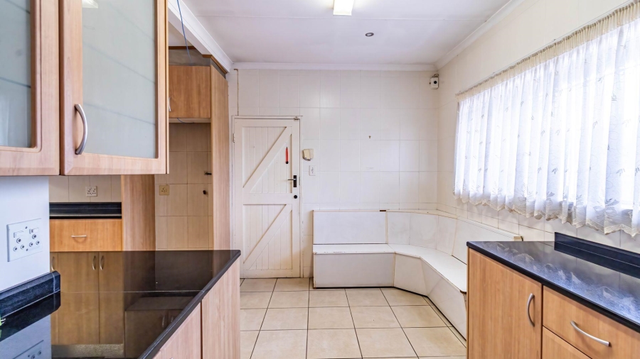 4 Bedroom Property for Sale in Mondeor Gauteng