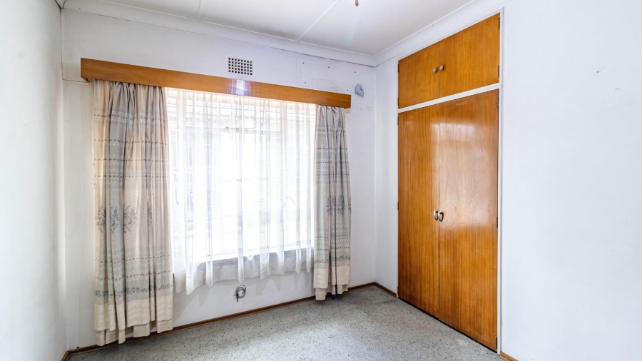 4 Bedroom Property for Sale in Mondeor Gauteng