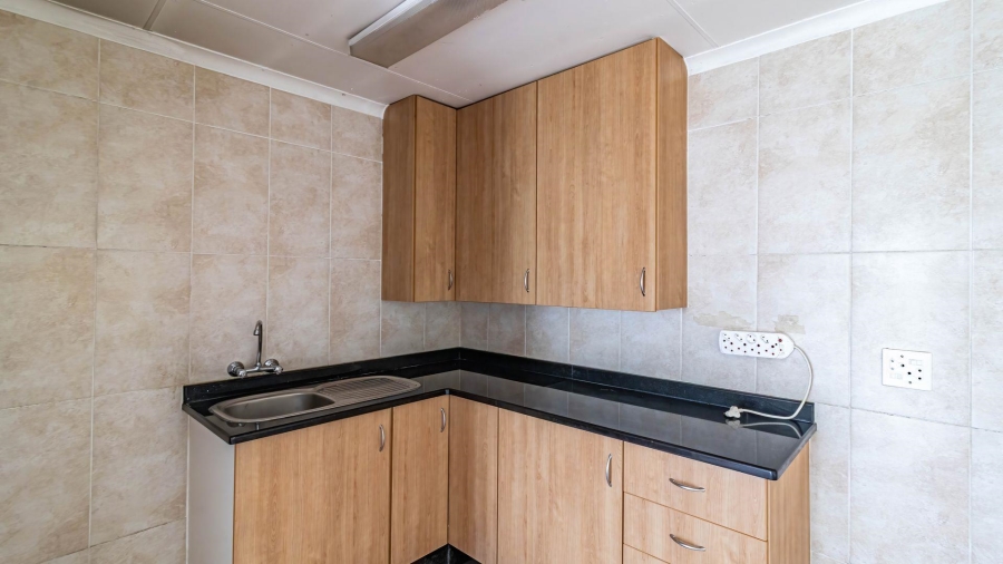 4 Bedroom Property for Sale in Mondeor Gauteng