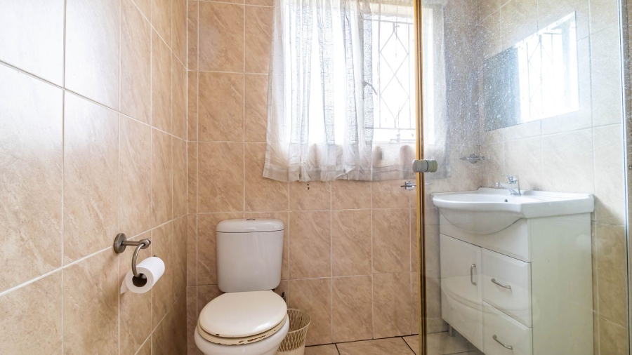 4 Bedroom Property for Sale in Mondeor Gauteng