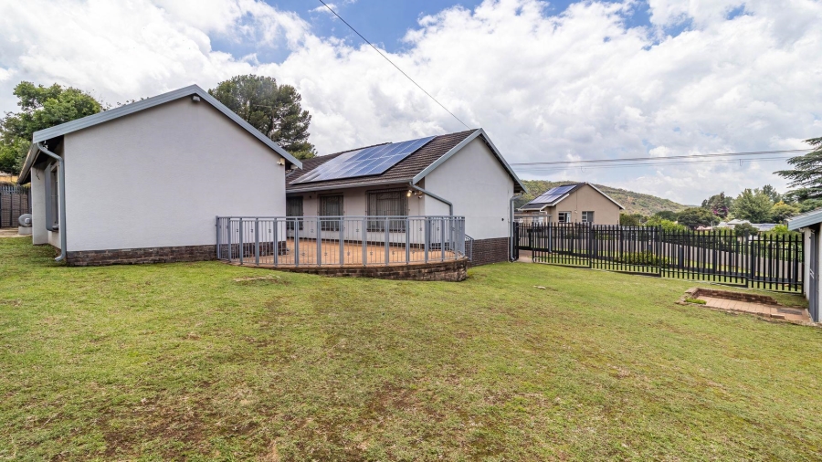 4 Bedroom Property for Sale in Mondeor Gauteng
