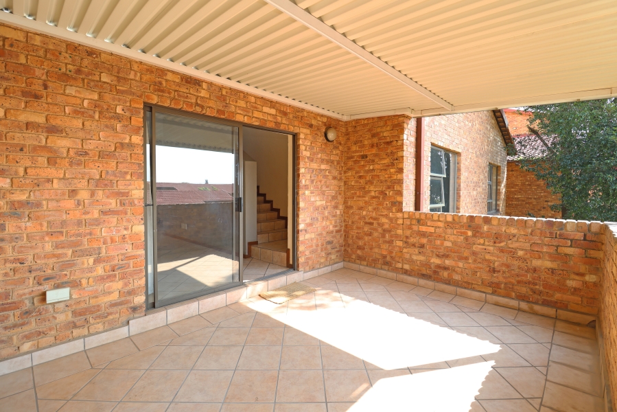 To Let 3 Bedroom Property for Rent in North Riding Gauteng