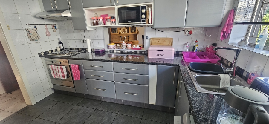 3 Bedroom Property for Sale in Randhart Gauteng