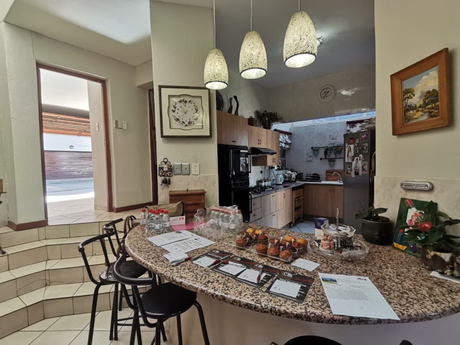 4 Bedroom Property for Sale in Bassonia Gauteng