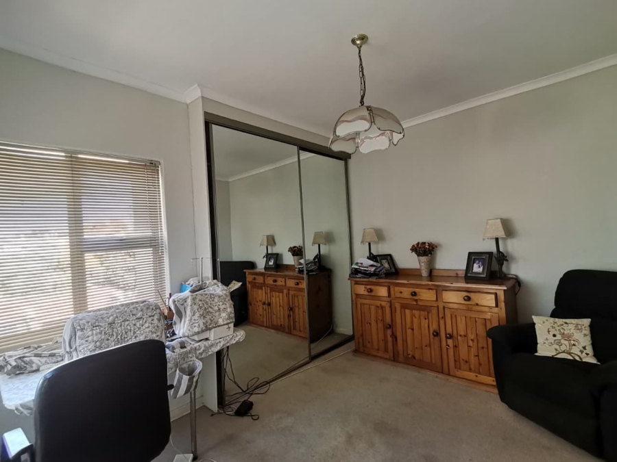 4 Bedroom Property for Sale in Bassonia Gauteng