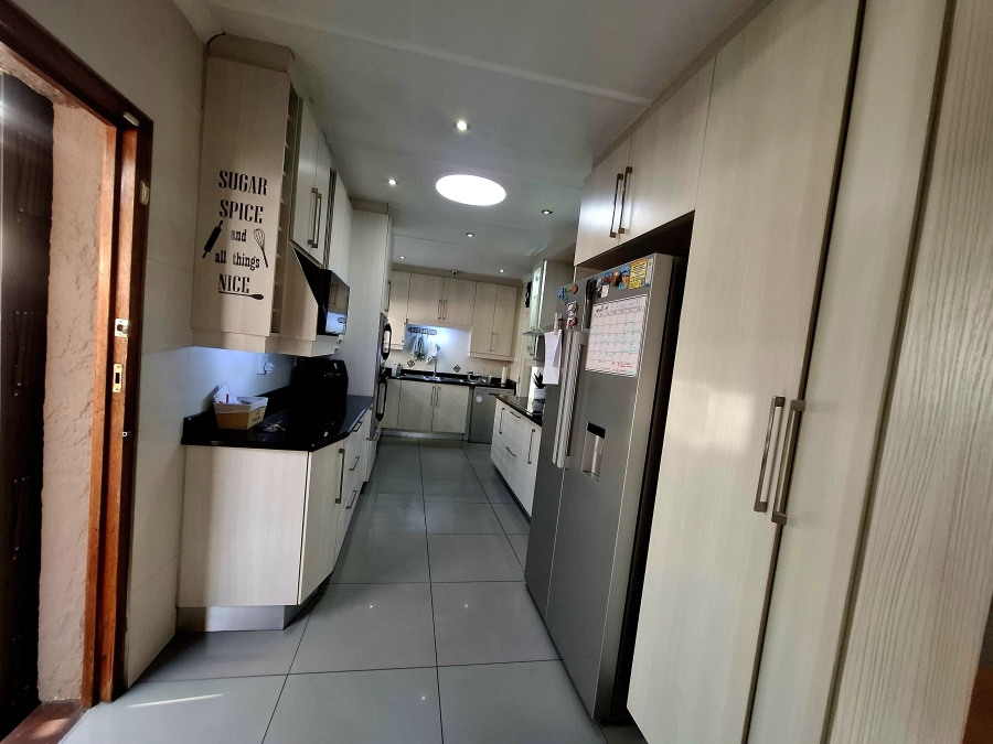 3 Bedroom Property for Sale in Dal Fouche Gauteng