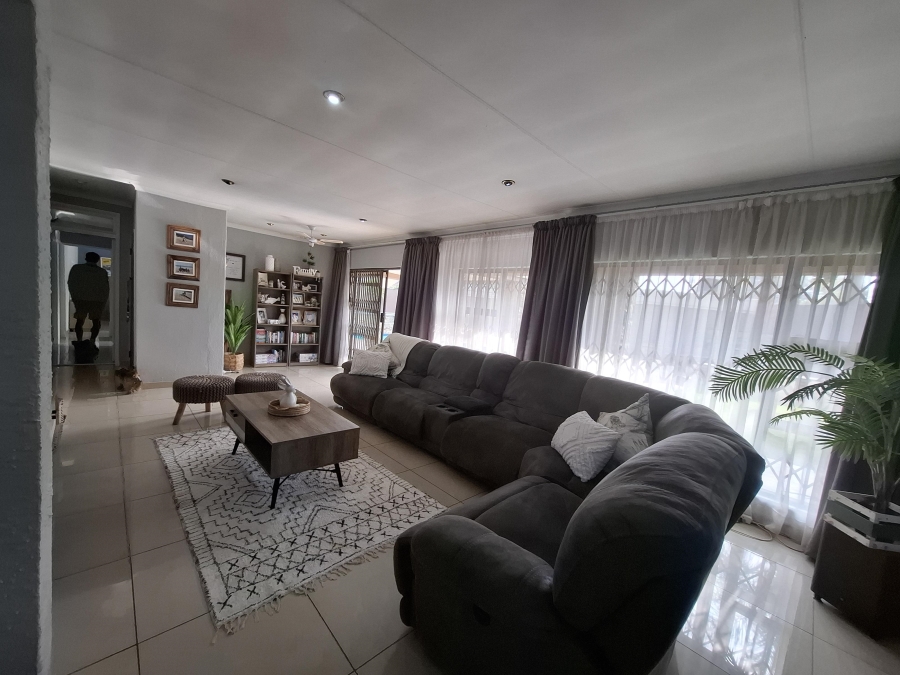 3 Bedroom Property for Sale in Dal Fouche Gauteng