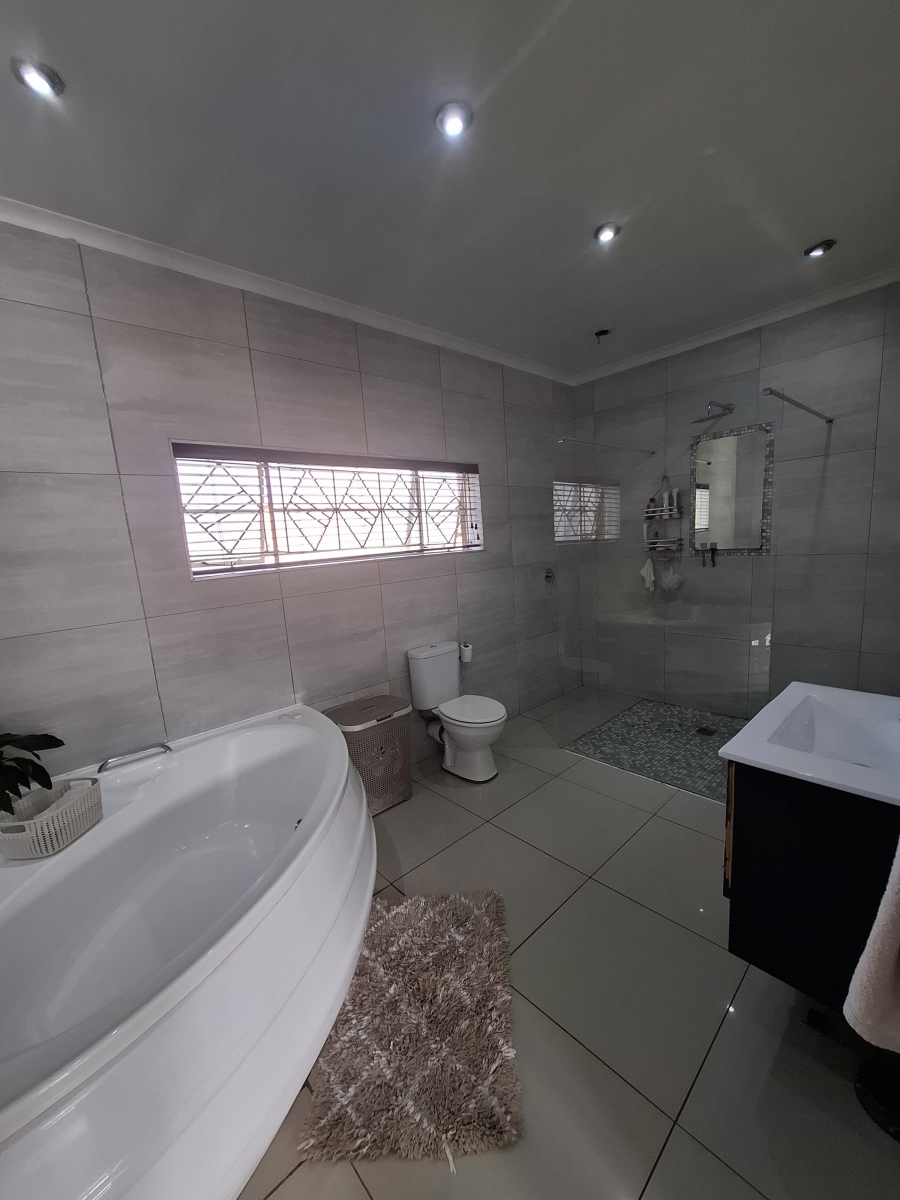 3 Bedroom Property for Sale in Dal Fouche Gauteng