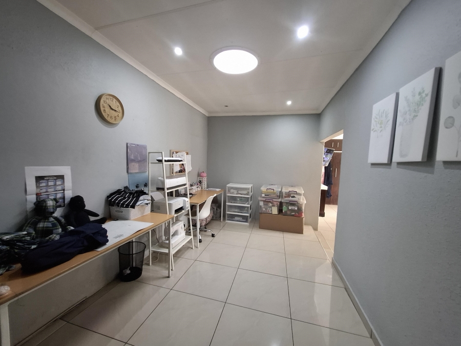 3 Bedroom Property for Sale in Dal Fouche Gauteng