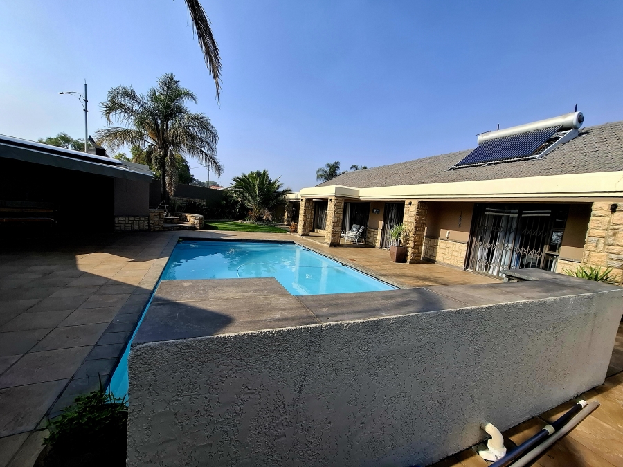 3 Bedroom Property for Sale in Dal Fouche Gauteng