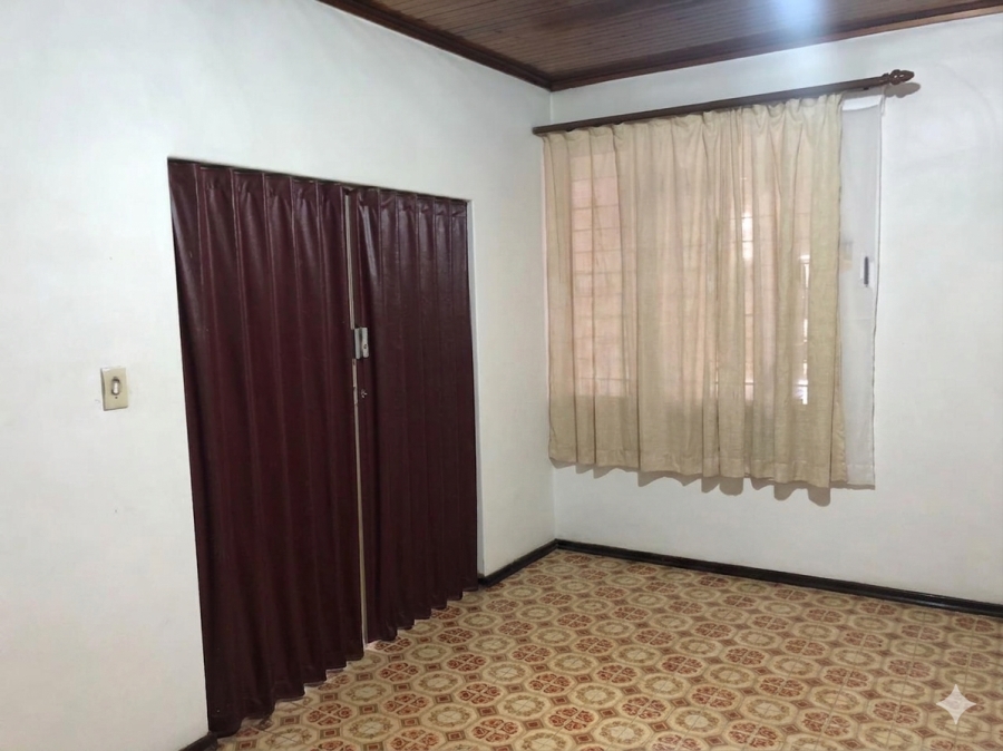 To Let 4 Bedroom Property for Rent in Laudium Gauteng