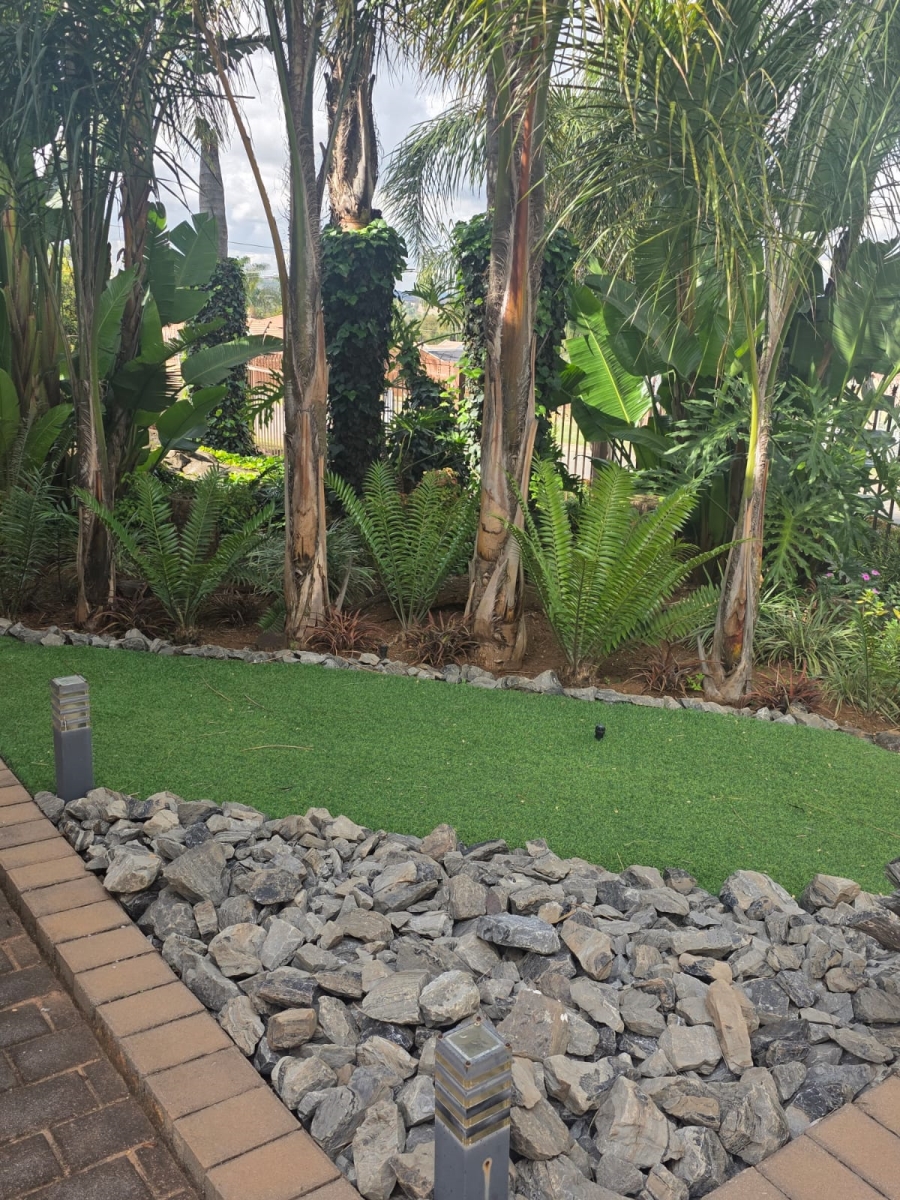 5 Bedroom Property for Sale in Christoburg Gauteng