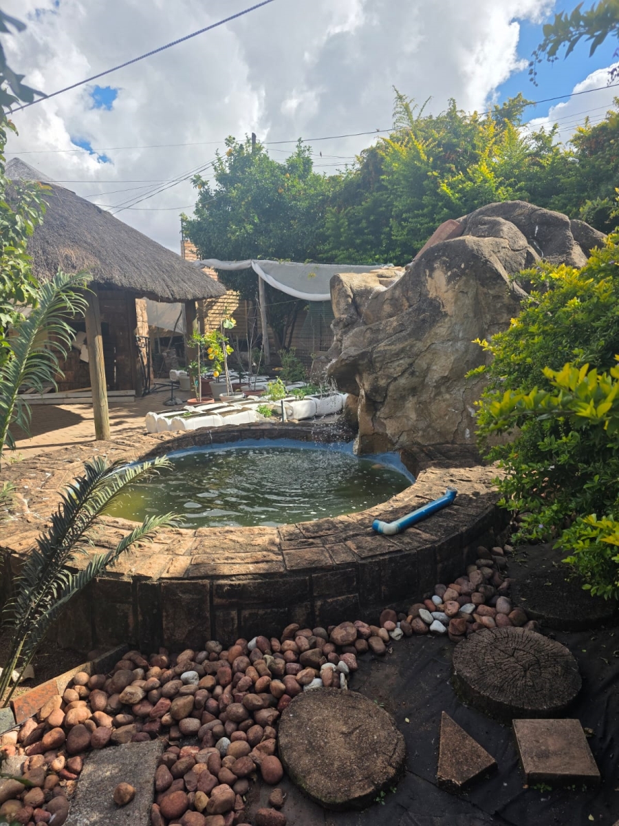 5 Bedroom Property for Sale in Christoburg Gauteng