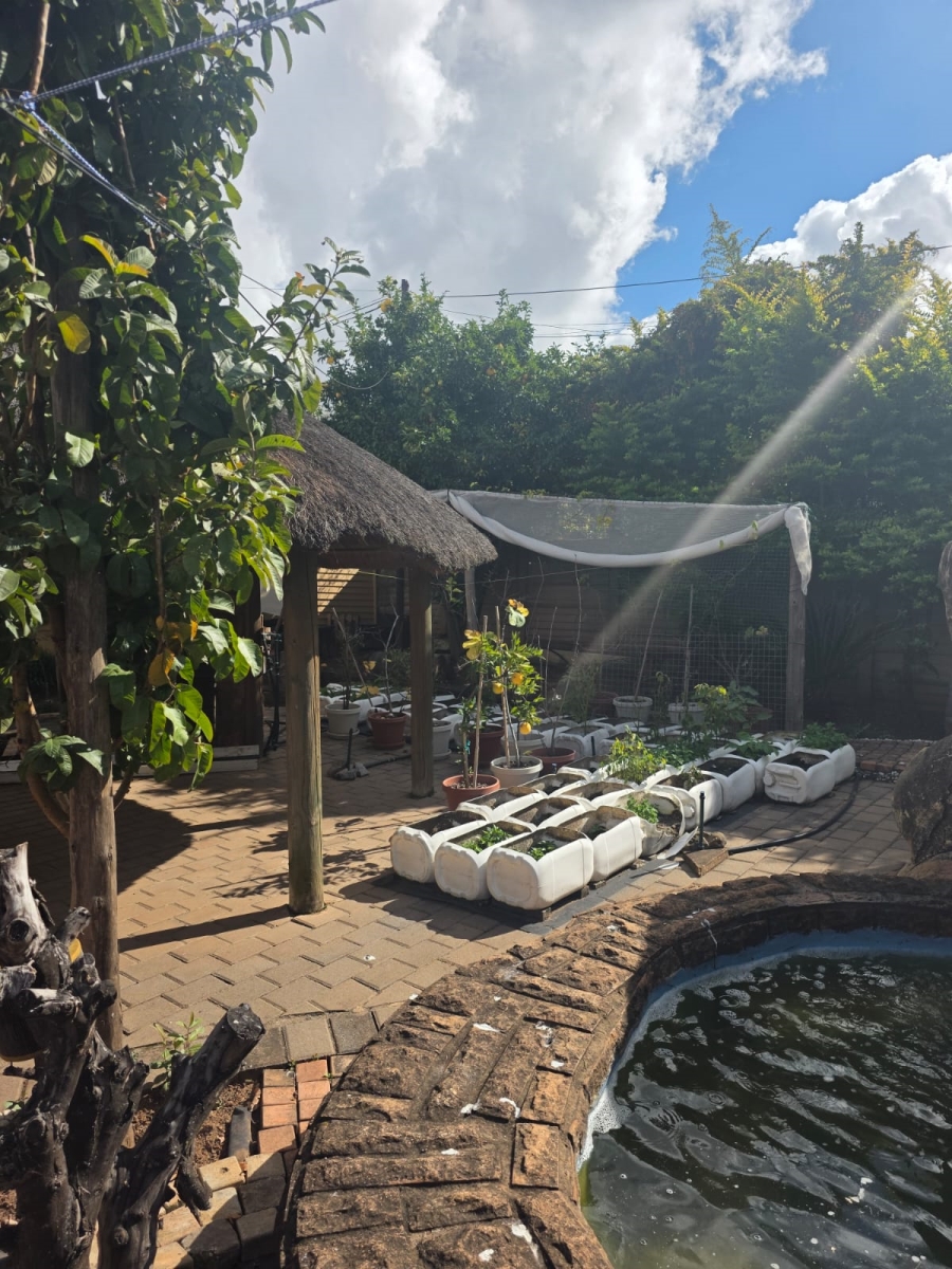 5 Bedroom Property for Sale in Christoburg Gauteng