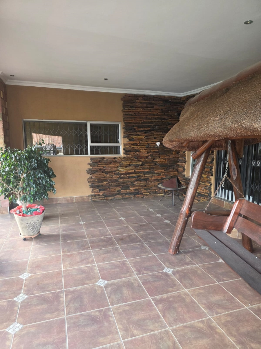 5 Bedroom Property for Sale in Christoburg Gauteng