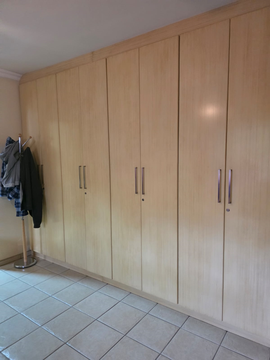 5 Bedroom Property for Sale in Christoburg Gauteng