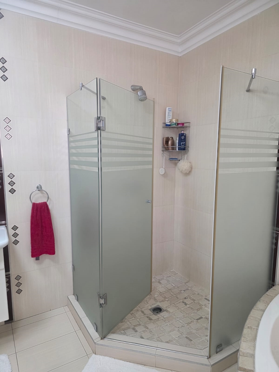 5 Bedroom Property for Sale in Christoburg Gauteng