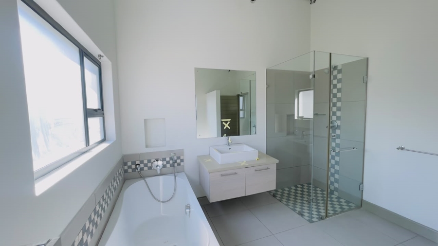 To Let 4 Bedroom Property for Rent in Midstream Estate Gauteng