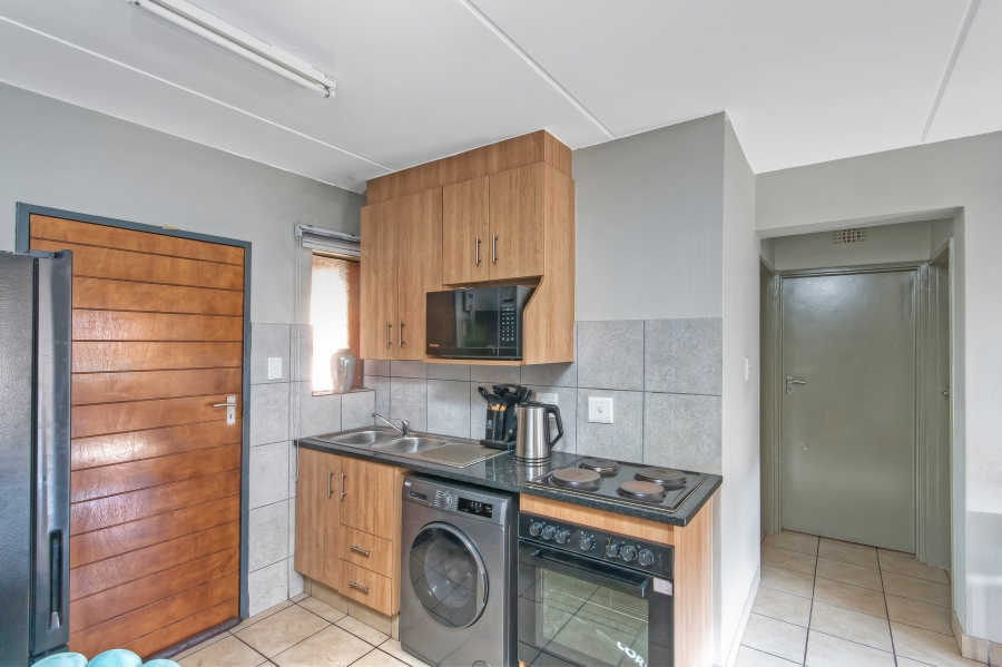 2 Bedroom Property for Sale in Olifantsvlei Gauteng