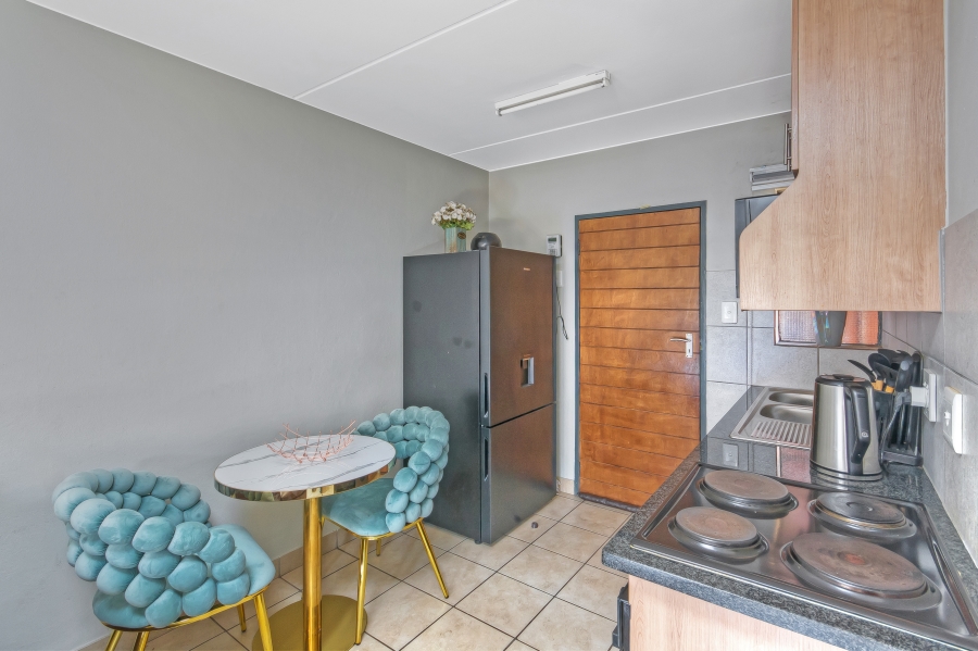 2 Bedroom Property for Sale in Olifantsvlei Gauteng