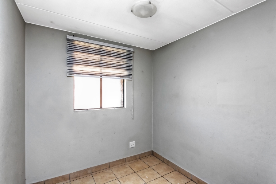 2 Bedroom Property for Sale in Olifantsvlei Gauteng