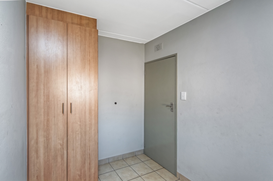 2 Bedroom Property for Sale in Olifantsvlei Gauteng