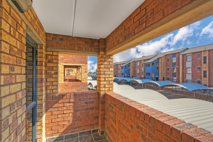 2 Bedroom Property for Sale in Olifantsvlei Gauteng